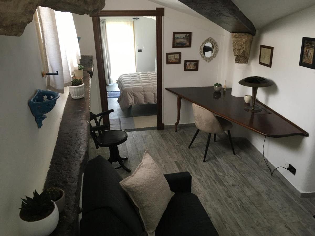 Upstairs - Skylight Apartment Lecce Ngoại thất bức ảnh